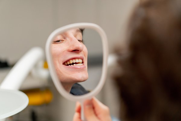 Signs You Are A Candidate For CEREC Crowns